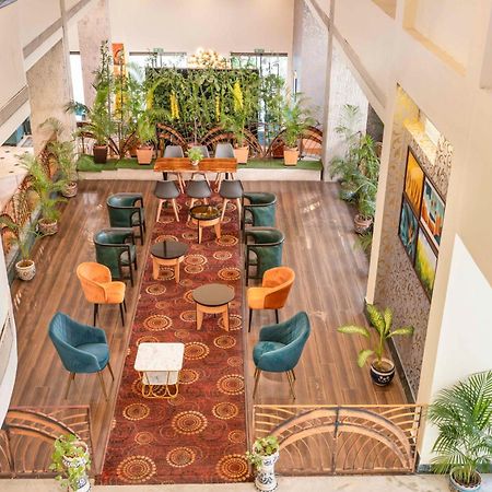 Indismart Hotel Калькутта Экстерьер фото