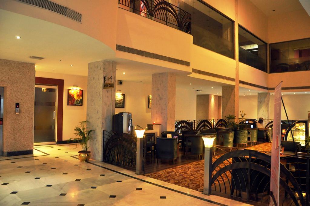 Indismart Hotel Калькутта Экстерьер фото