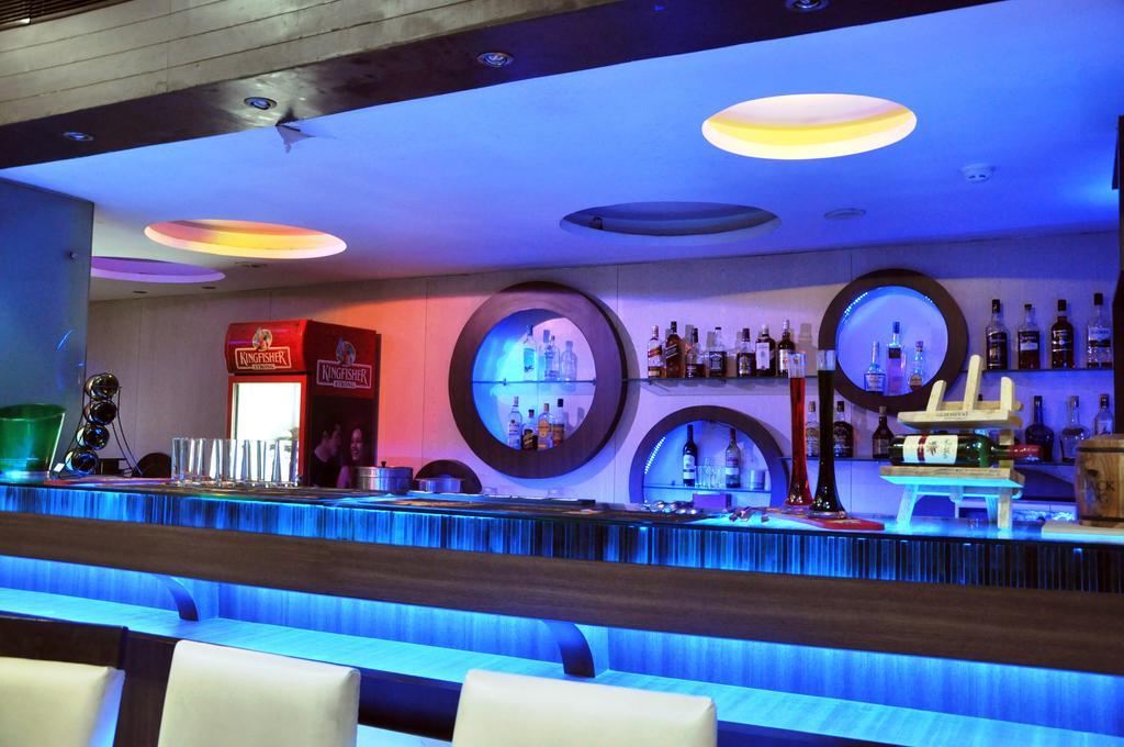 Indismart Hotel Калькутта Экстерьер фото