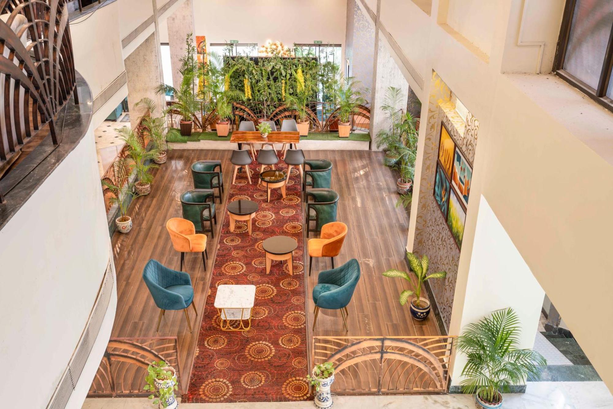 Indismart Hotel Калькутта Экстерьер фото