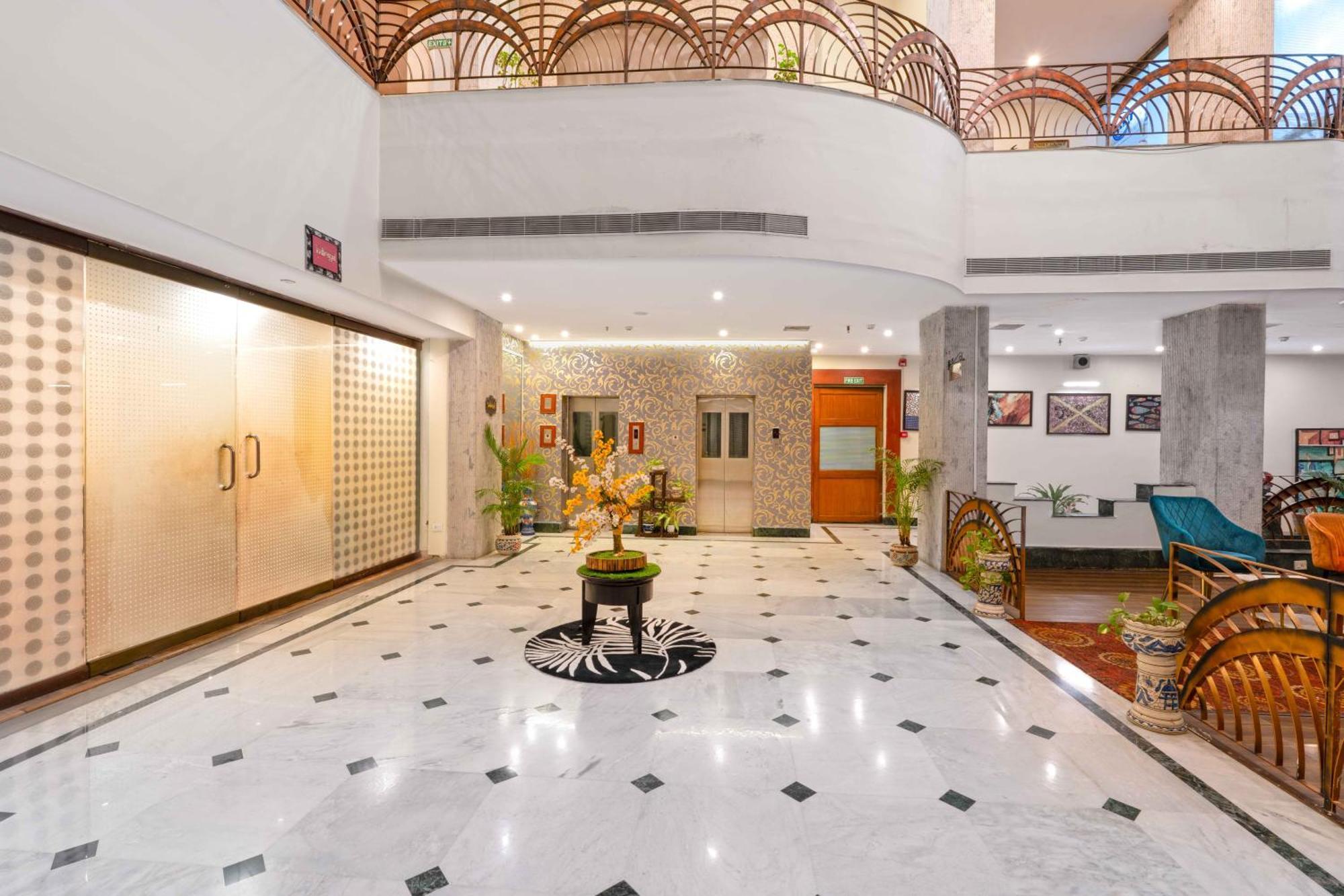 Indismart Hotel Калькутта Экстерьер фото