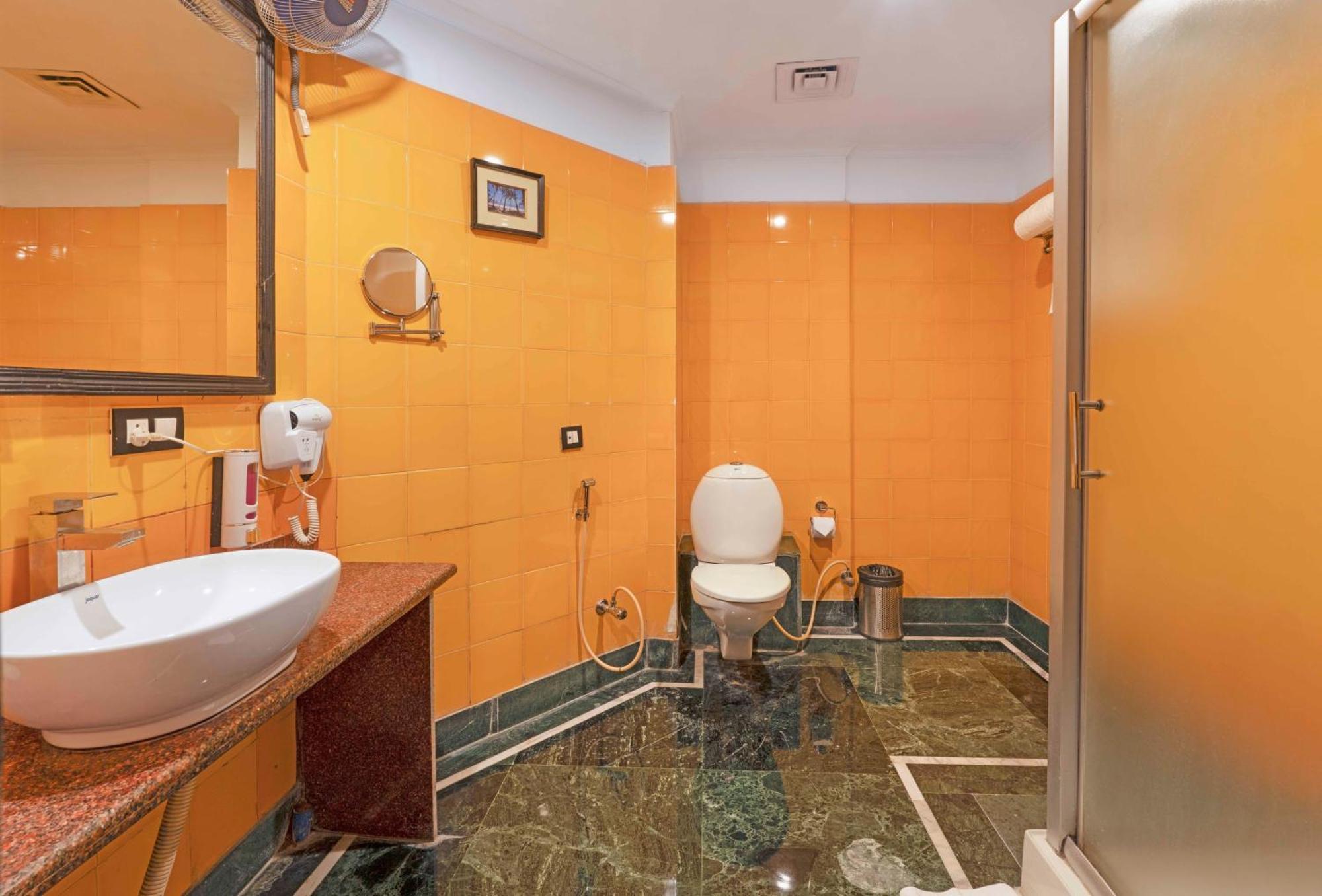 Indismart Hotel Калькутта Экстерьер фото