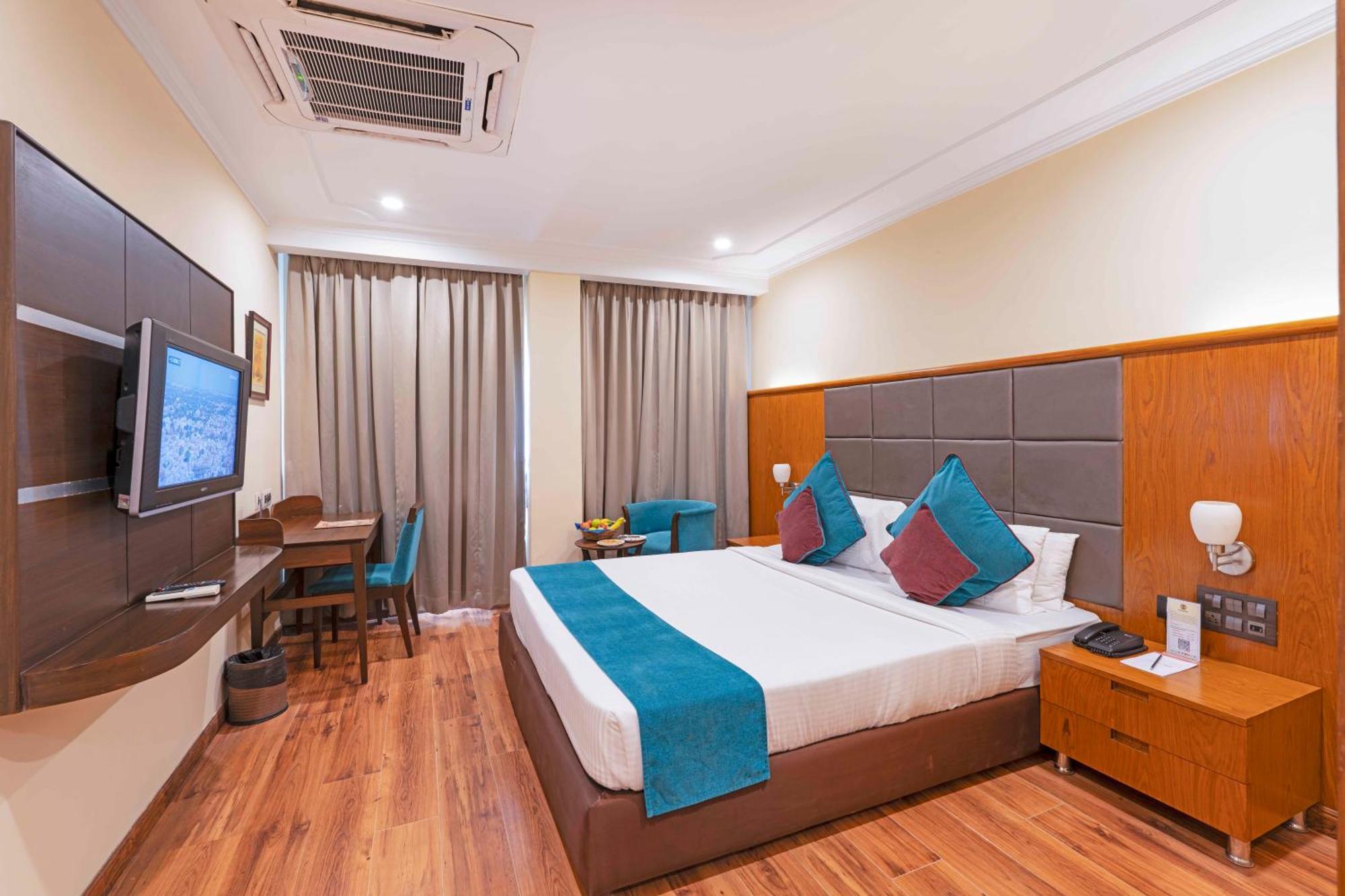 Indismart Hotel Калькутта Экстерьер фото