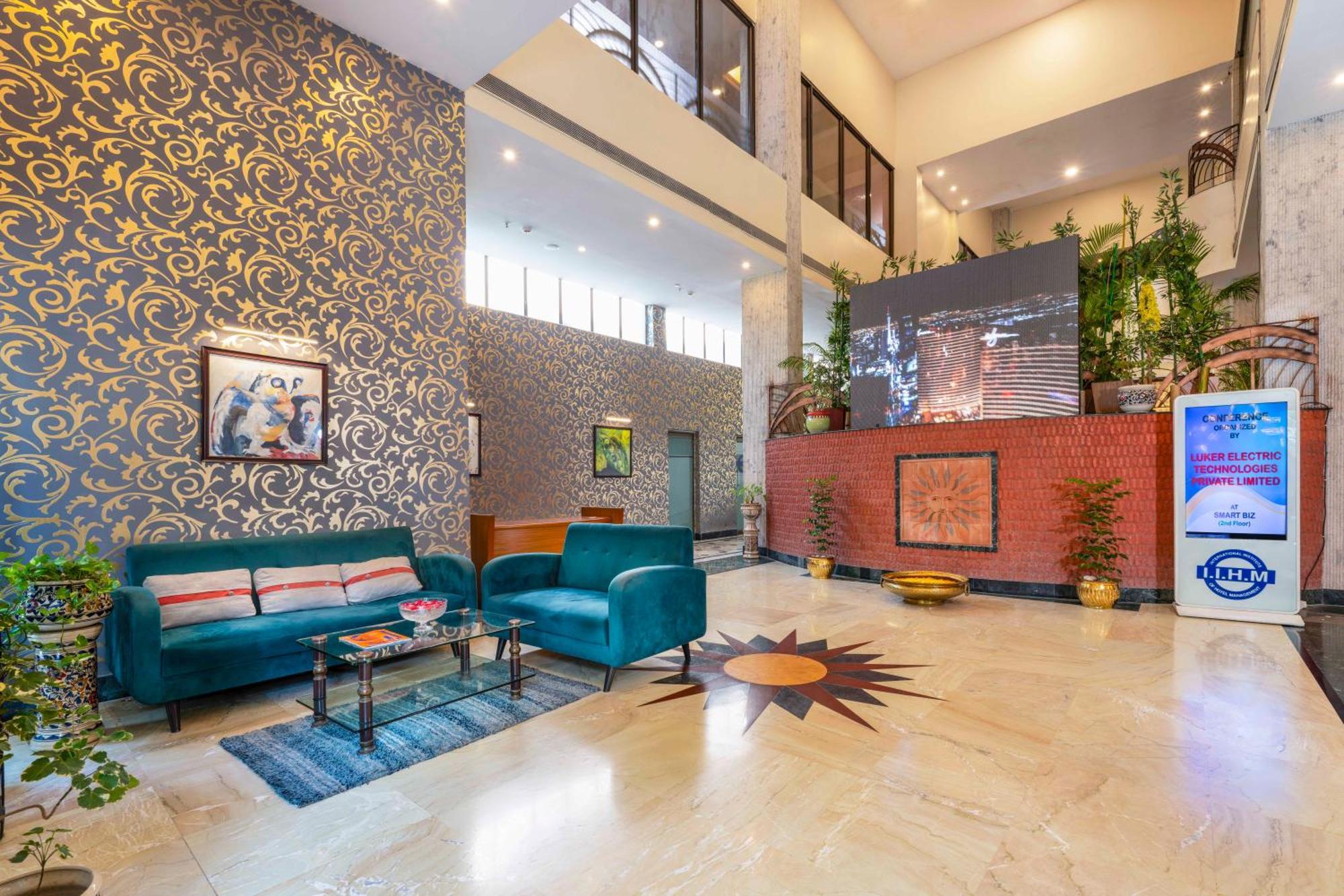 Indismart Hotel Калькутта Экстерьер фото