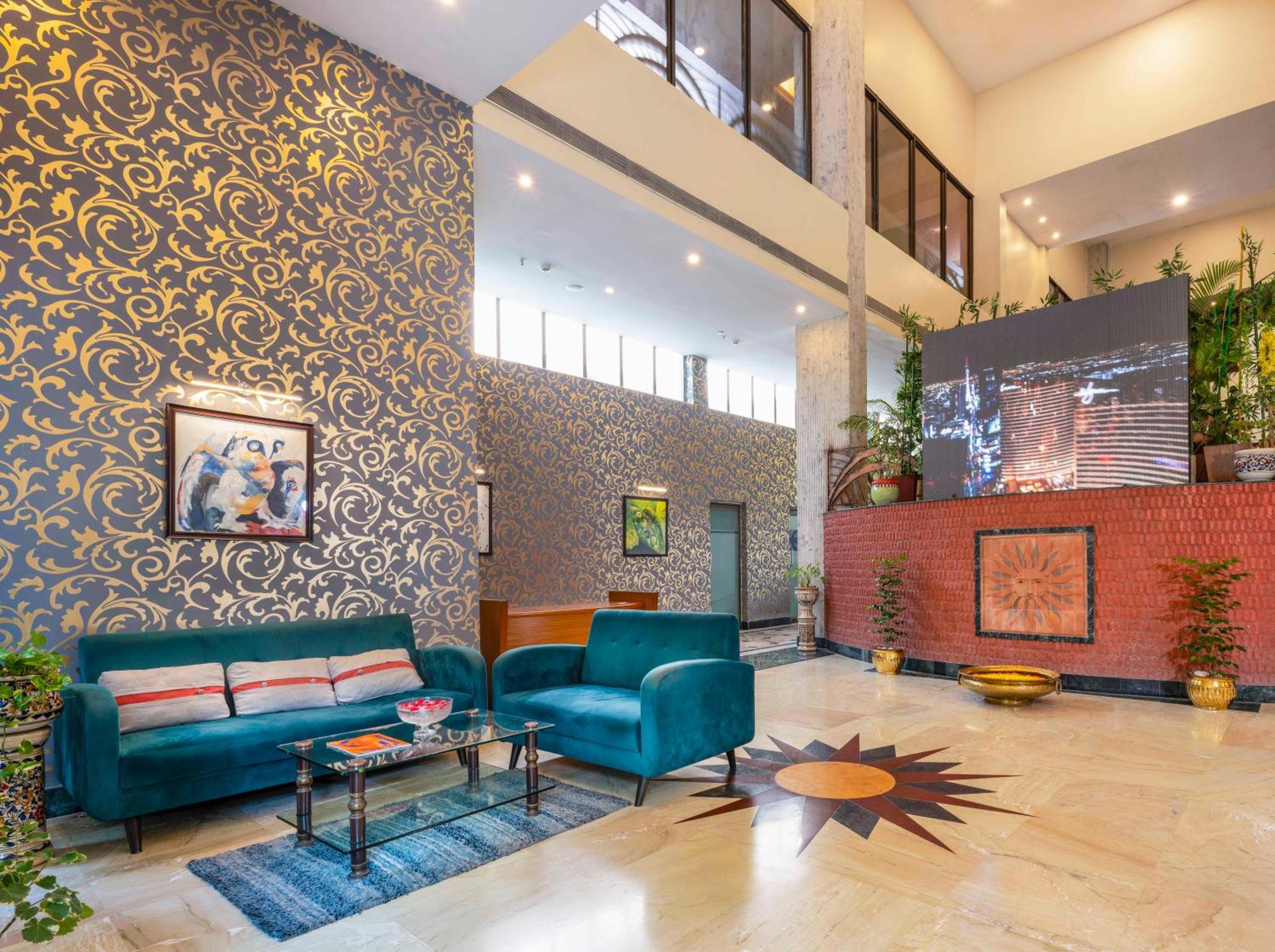 Indismart Hotel Калькутта Экстерьер фото