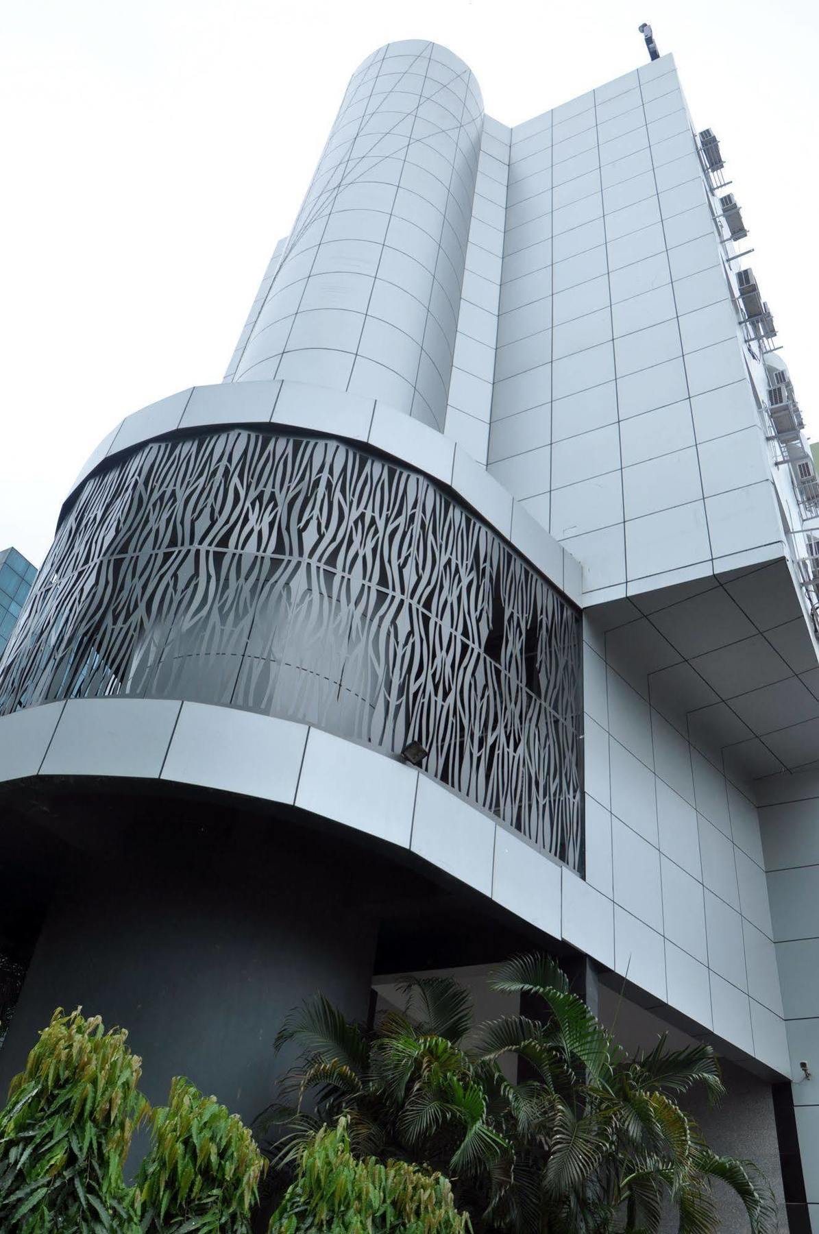 Indismart Hotel Калькутта Экстерьер фото